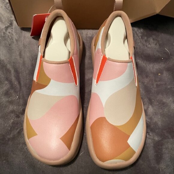 2 / $40 - NEW NIB UIN Slip On Shoes Cuenca Women's Size 7 Wearable Art NWT $240 - Picture 7 of 15